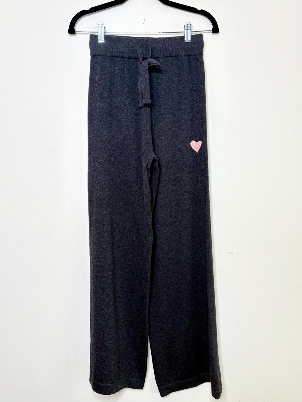 Kerri Rosenthal Womenβs Gray Sweatpants Heart Accent Cotton/Cashmere